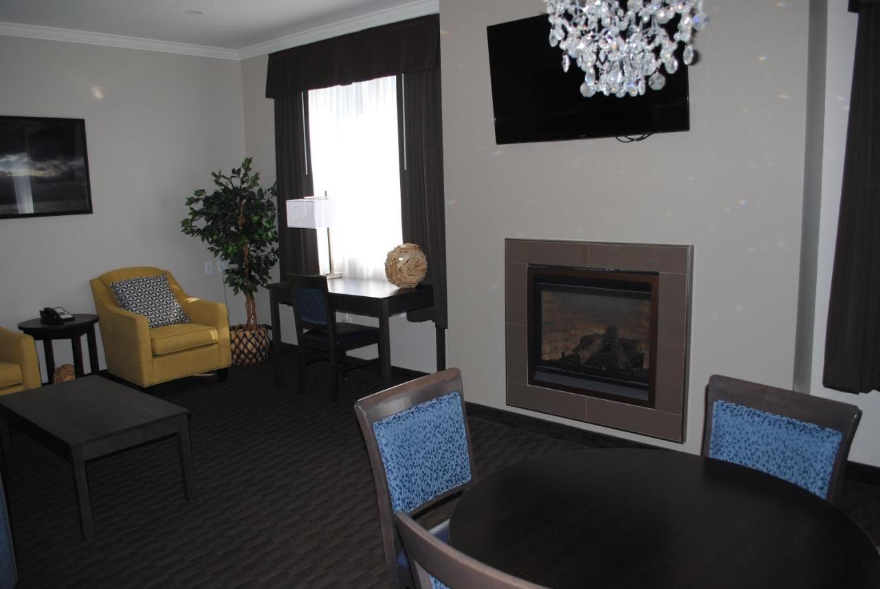 Days Inn & Suites By Wyndham Lindsay Εξωτερικό φωτογραφία