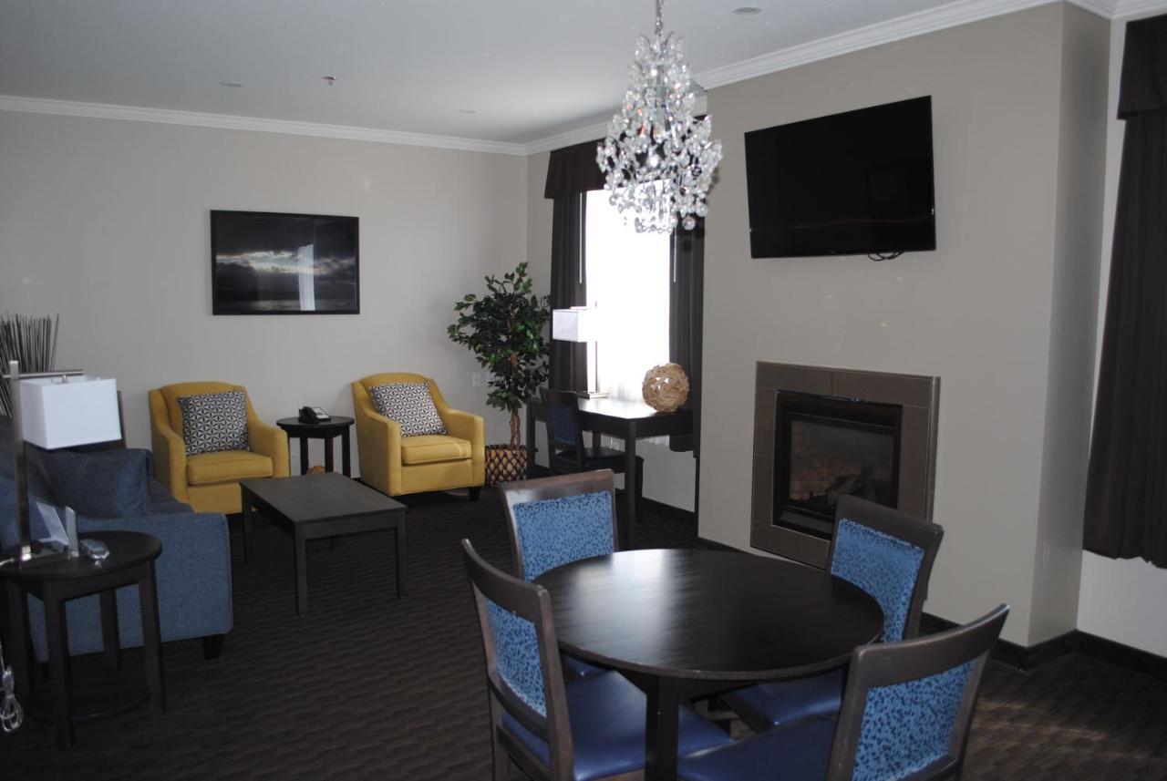 Days Inn & Suites By Wyndham Lindsay Εξωτερικό φωτογραφία
