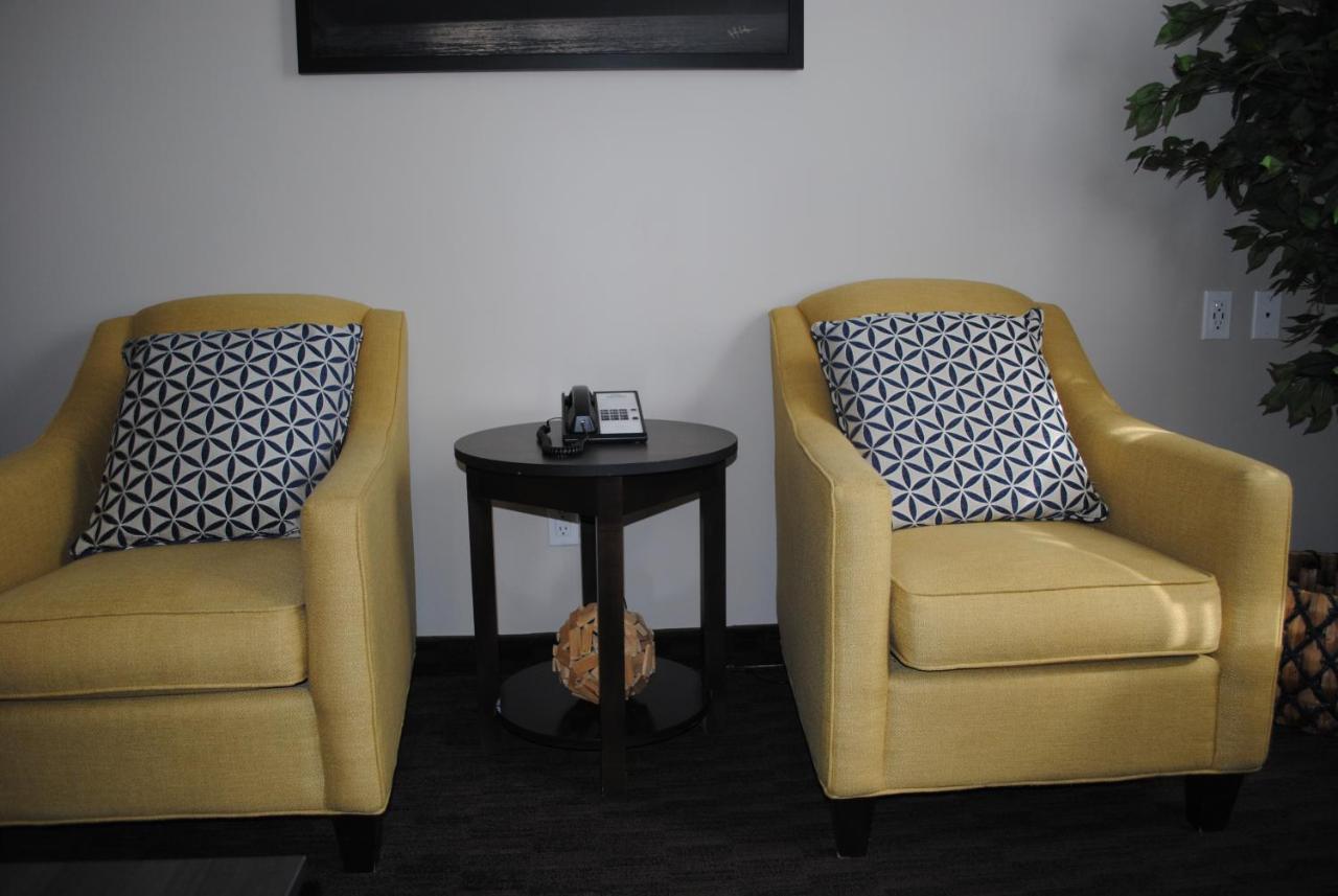 Days Inn & Suites By Wyndham Lindsay Εξωτερικό φωτογραφία