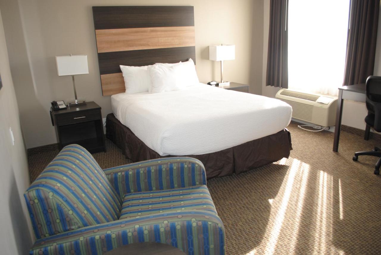 Days Inn & Suites By Wyndham Lindsay Εξωτερικό φωτογραφία