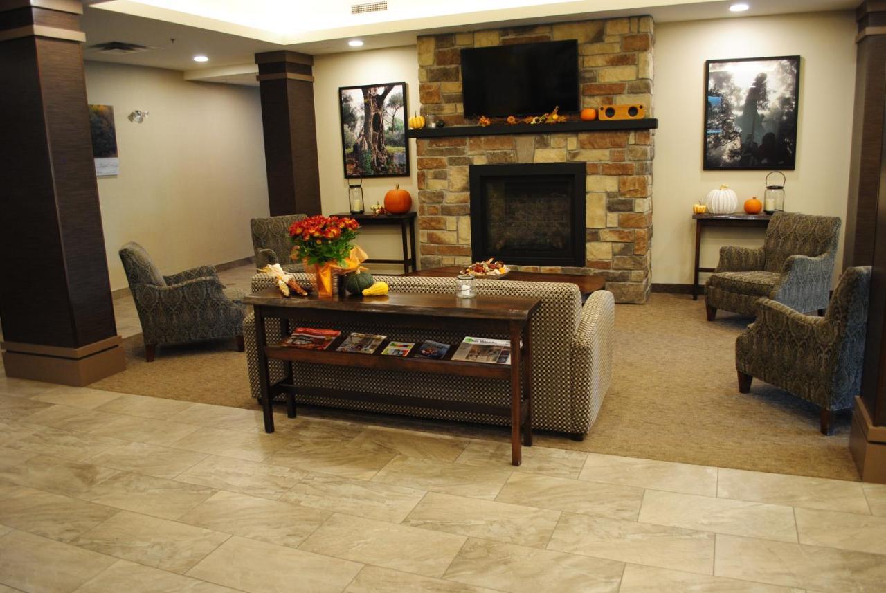 Days Inn & Suites By Wyndham Lindsay Εξωτερικό φωτογραφία