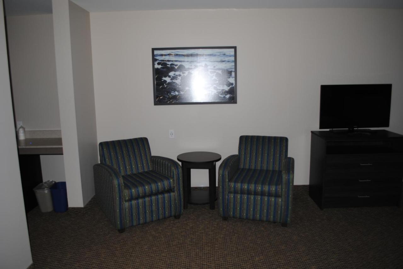Days Inn & Suites By Wyndham Lindsay Εξωτερικό φωτογραφία