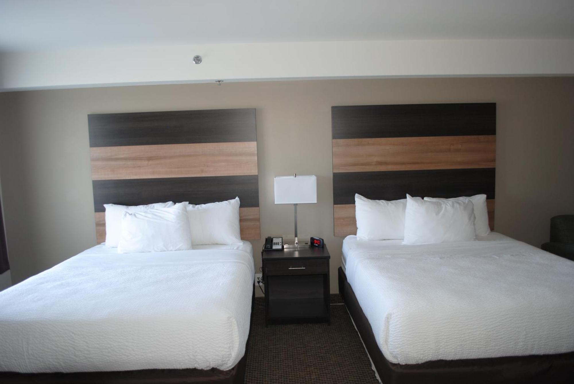 Days Inn & Suites By Wyndham Lindsay Εξωτερικό φωτογραφία