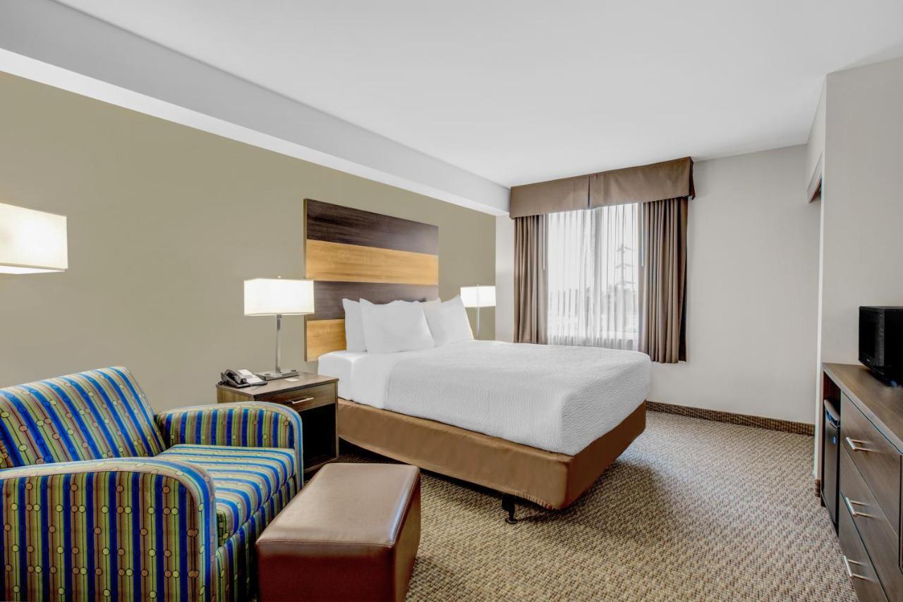 Days Inn & Suites By Wyndham Lindsay Εξωτερικό φωτογραφία