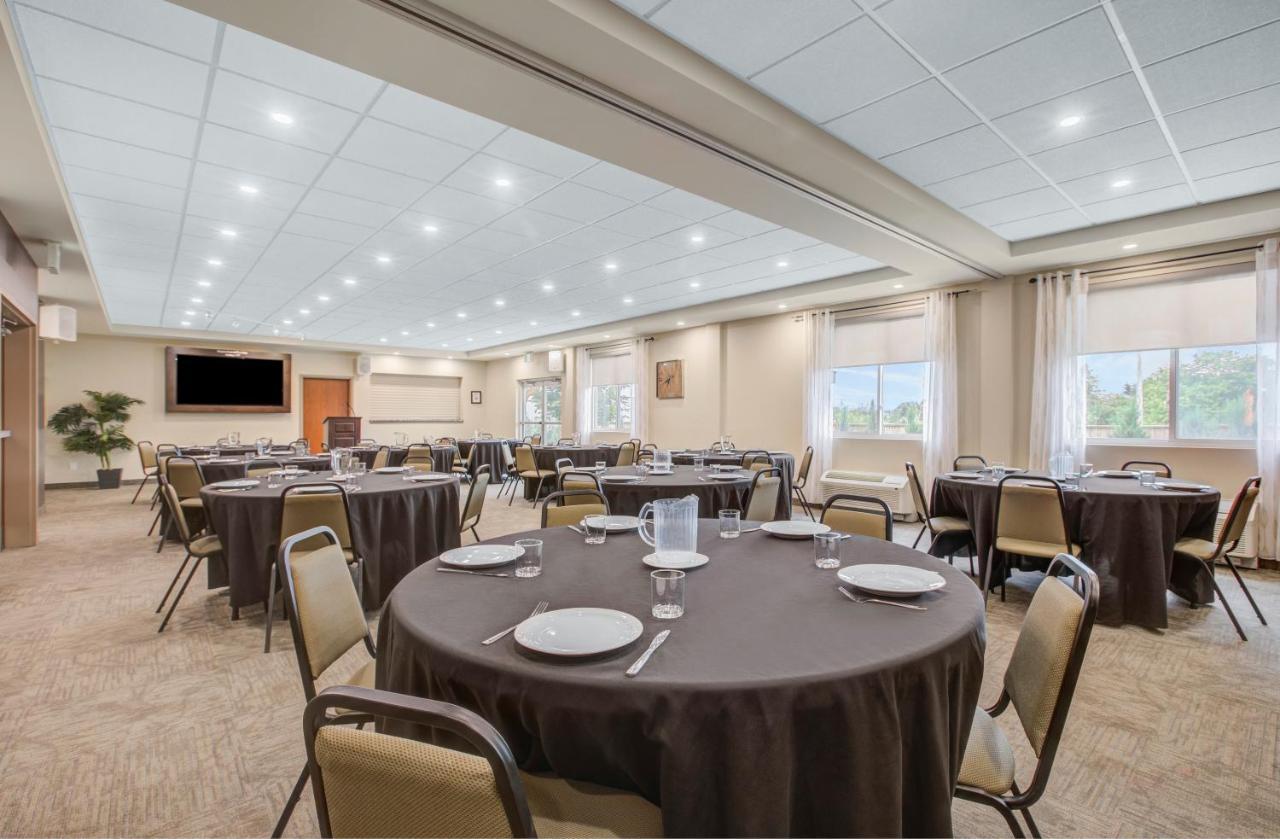 Days Inn & Suites By Wyndham Lindsay Εξωτερικό φωτογραφία