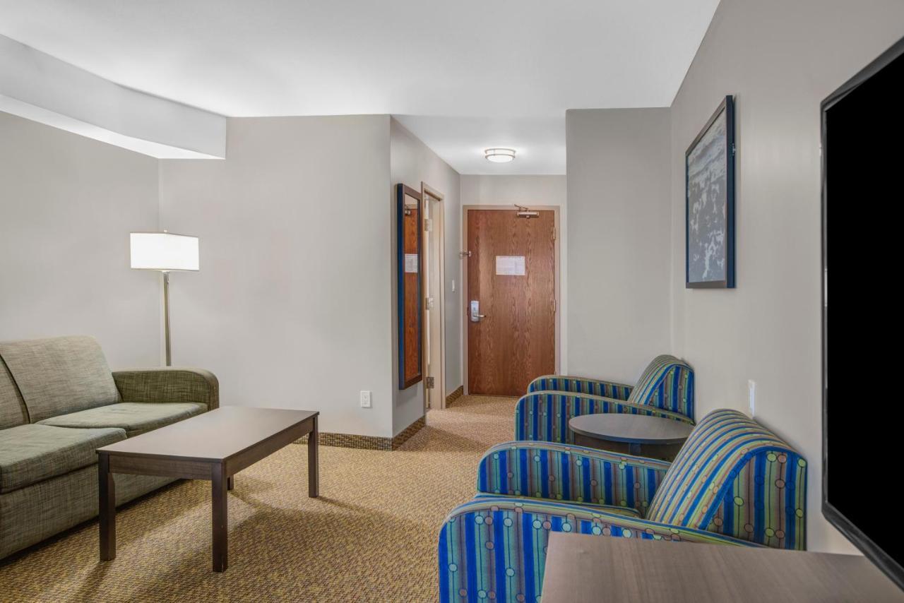 Days Inn & Suites By Wyndham Lindsay Εξωτερικό φωτογραφία